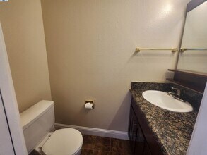 3375 Norton Way in Pleasanton, CA - Building Photo - Building Photo