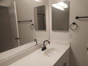 10552 Pine Pointe Ave in Las Vegas, NV - Building Photo - Building Photo