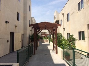 Harmony Gates in North Hollywood, CA - Building Photo - Building Photo