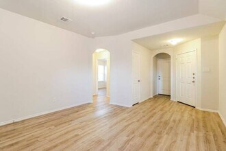 376 Upper Creek Dr in Willis, TX - Building Photo - Building Photo