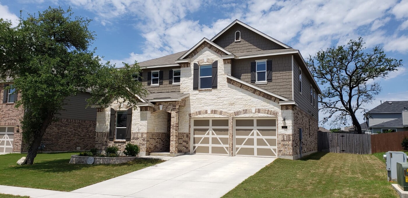 120 Rocky Path in Boerne, TX - Foto de edificio