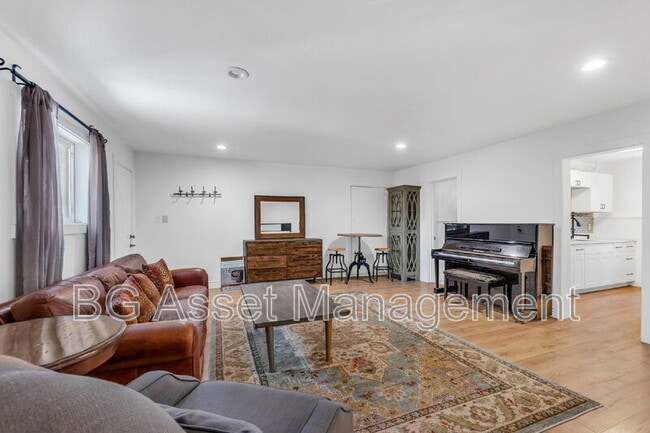 property at 981 Castle Rock Rd