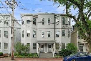 64 Pleasant St in Cambridge, MA - Building Photo