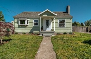 12335 SE STEPHENS ST in Portland, OR - Building Photo