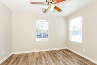 6628 W Monroe St in Phoenix, AZ - Foto de edificio - Building Photo