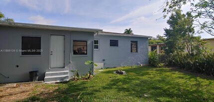 5770 SW 62nd Ter in Miami, FL - Building Photo - Building Photo