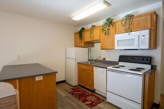 8635 N Leonard St in Portland, OR - Foto de edificio - Building Photo
