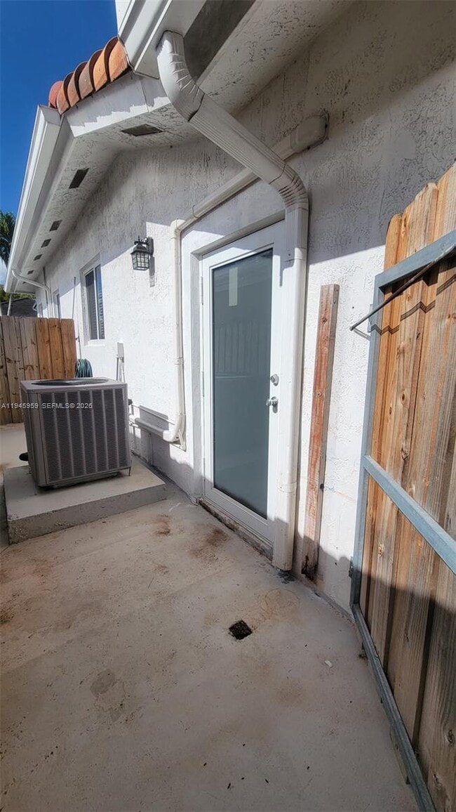 10172 SW 159th Ave in Miami, FL - Building Photo - Building Photo