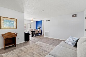 8440 Frost St N in Jacksonville, FL - Building Photo - Building Photo