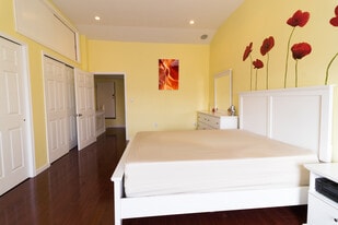 633 Washington Ave in Philadelphia, PA - Building Photo