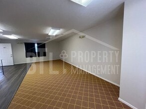 27 Notch Shopping Center Ln in Reeds Spring, MO - Building Photo - Building Photo