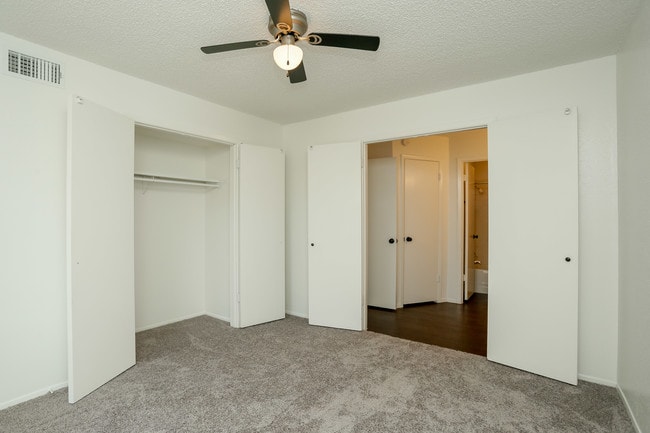 Inverness Baytown in Baytown, TX - Building Photo - Interior Photo