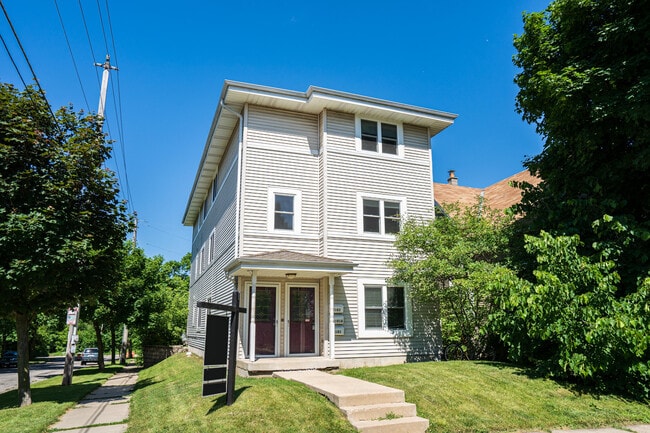 3101 N Newhall St, Unit # 1