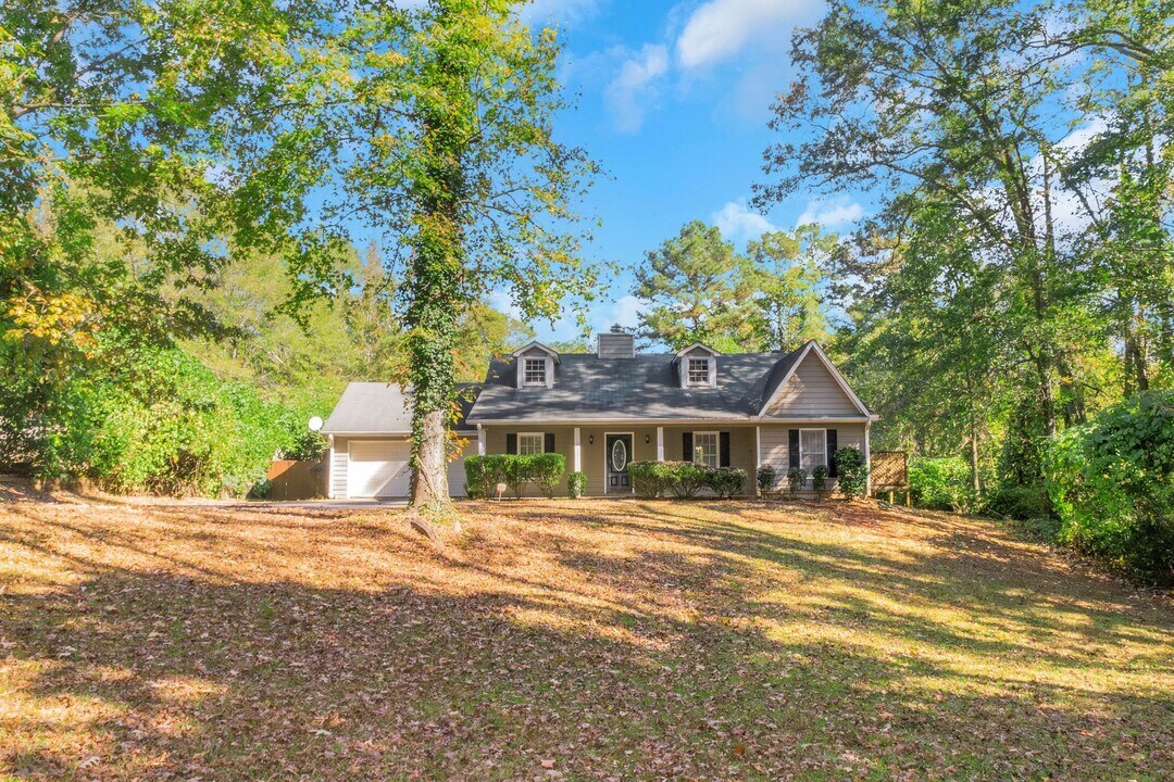 30 Oaklake Ct in Covington, GA - Building Photo