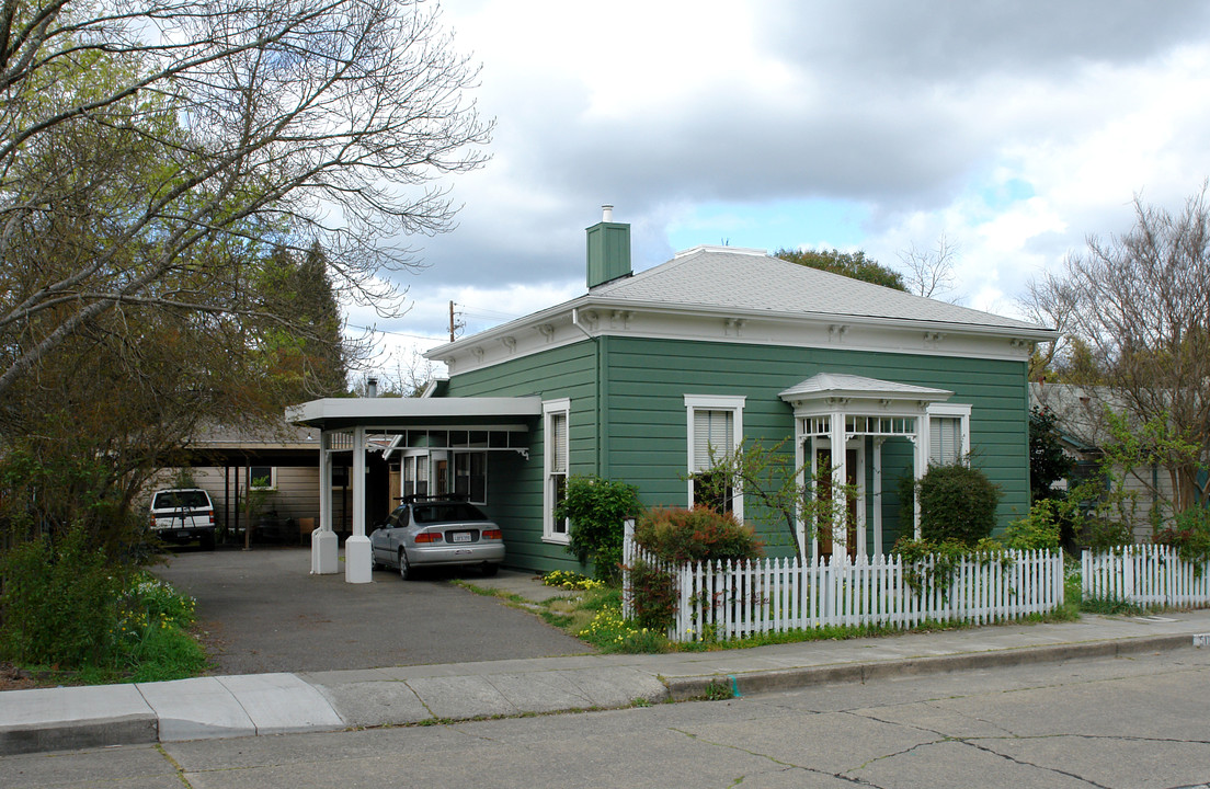 -509A Johnson St in Healdsburg, CA - Building Photo