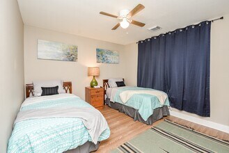 812 Dragonfly Dr in Conroe, TX - Foto de edificio - Building Photo