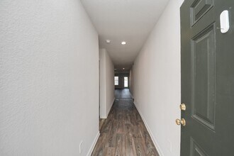 164 Goldenrod in Livingston, TX - Building Photo - Building Photo