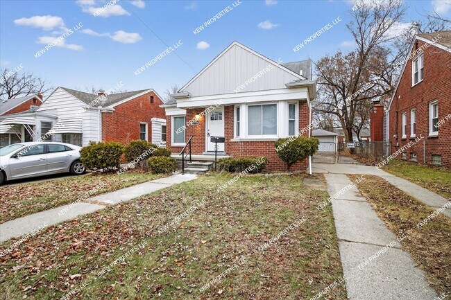 11704 Royal Grand Ave in Redford Township, MI - Building Photo - Building Photo