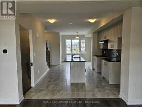 205 Melody Ln in Thorold, ON - Building Photo - Building Photo