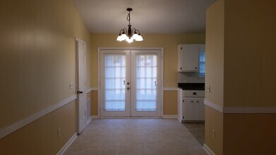 1088 Desert Shield St in Hinesville, GA - Building Photo - Building Photo