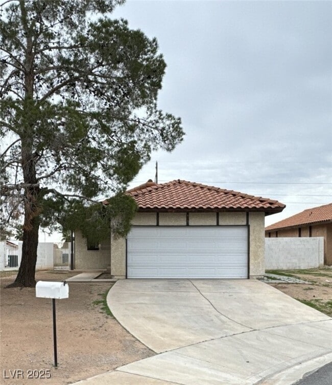 1013 Neil Armstrong Cir