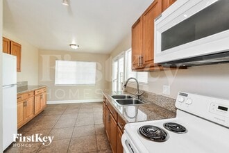 301 Kings Ave in North Las Vegas, NV - Building Photo - Building Photo