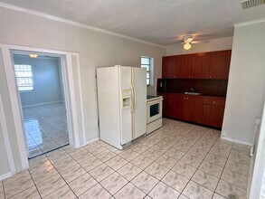 2951 NW 164th St in Opa Locka, FL - Building Photo - Building Photo