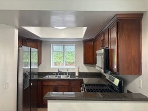 800 Sea Cliff Way in Oceanside, CA - Building Photo - Building Photo