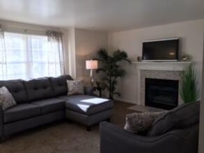 153 Holiday Ln in Hamburg, NY - Building Photo - Building Photo