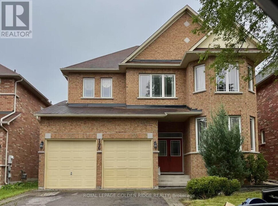 196 Ivy Jay Crescent in Aurora, ON - Building Photo