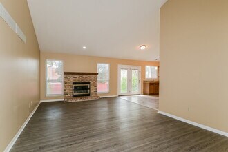2819 Chapel View Dr in Florissant, MO - Building Photo - Building Photo