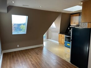90 Beaconsfield Ave in Toronto, ON - Building Photo - Building Photo