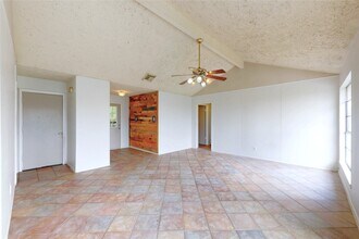 2711 Heritage Colony Dr in Webster, TX - Building Photo - Building Photo