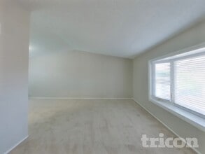 5212 N 69th Ave in Glendale, AZ - Foto de edificio - Building Photo