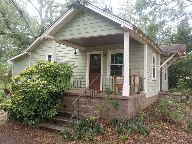 950 E Queen St in Pendleton, SC - Building Photo - Building Photo