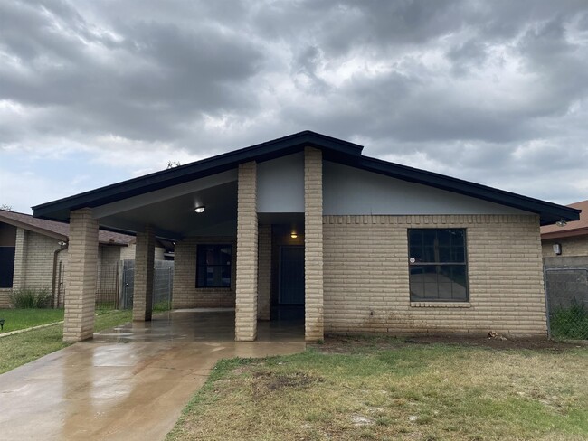 property at 1446 Agave Dr