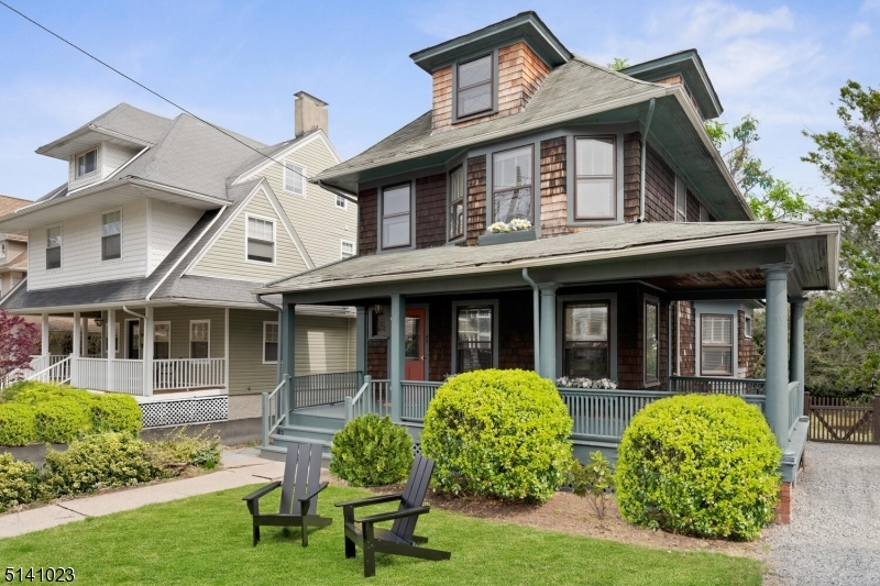 42 Gates Ave in Montclair, NJ - Foto de edificio