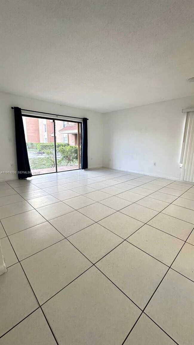 17650 NW 68th Ave in Hialeah, FL - Building Photo - Building Photo