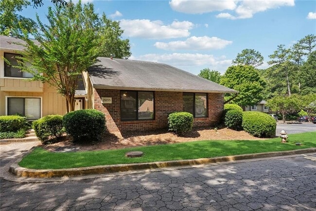 property at 2035 Powers Ferry Trce SE