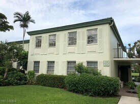 113 Bobolink Way in Naples, FL - Building Photo