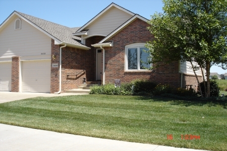 4410 Shadow Glen in Wichita, KS - Building Photo