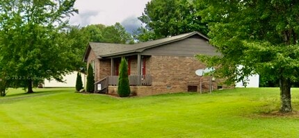 138 Wild Valley Dr in Jackson, TN - Foto de edificio - Building Photo