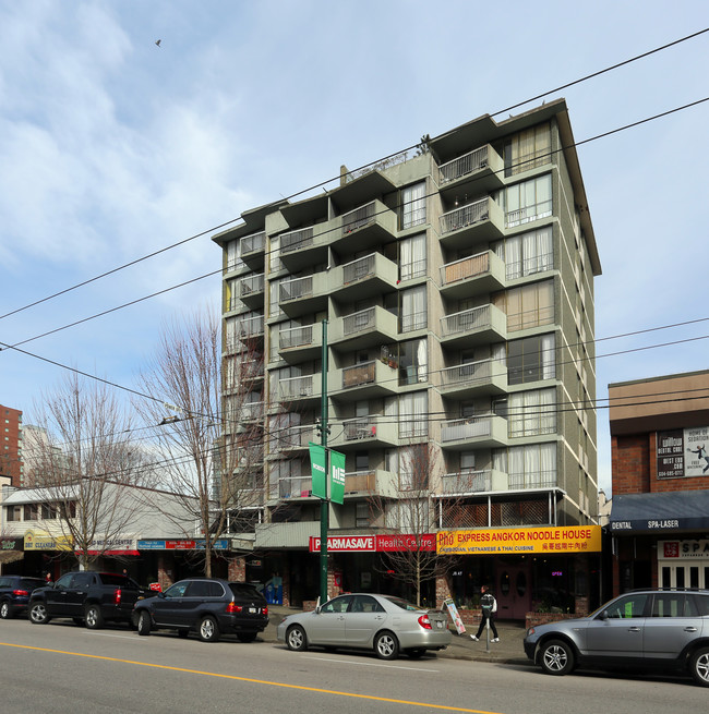 1749-1755 Robson St in Vancouver, BC - Building Photo - Building Photo