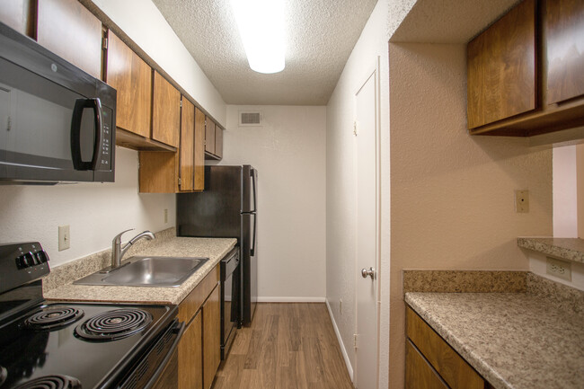 Cimarron Pointe Apartments in Oklahoma City, OK - Foto de edificio - Interior Photo