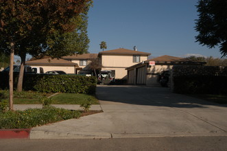 1448 W Stoneridge Ct in Ontario, CA - Building Photo - Building Photo