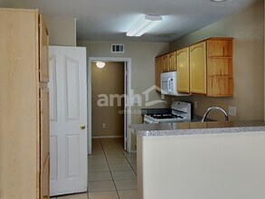 220 Winnsboro St in Henderson, NV - Building Photo - Building Photo