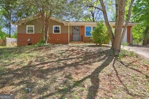 1061 Cone Rd in Forest Park, GA - Building Photo