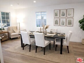 4522 Mammoth Ave in Los Angeles, CA - Building Photo - Building Photo