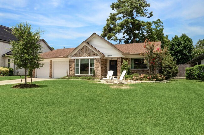 14122 Queensbury Ln in Houston, TX - Building Photo - Building Photo