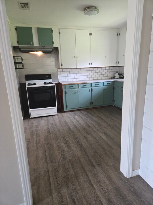 216 Virginia Ave in Minden, LA - Building Photo